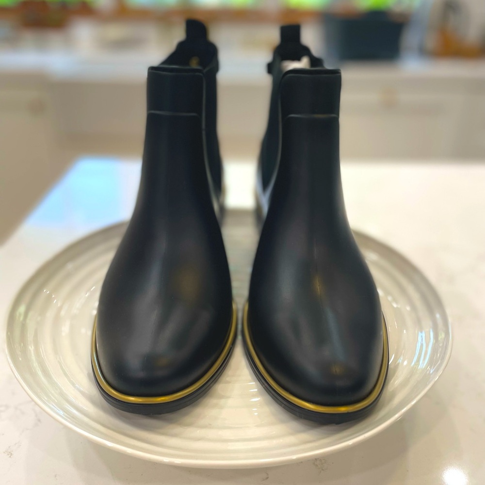 Kate Spade Sally Black Ankle Rain Boot Unworn in Box Size 9